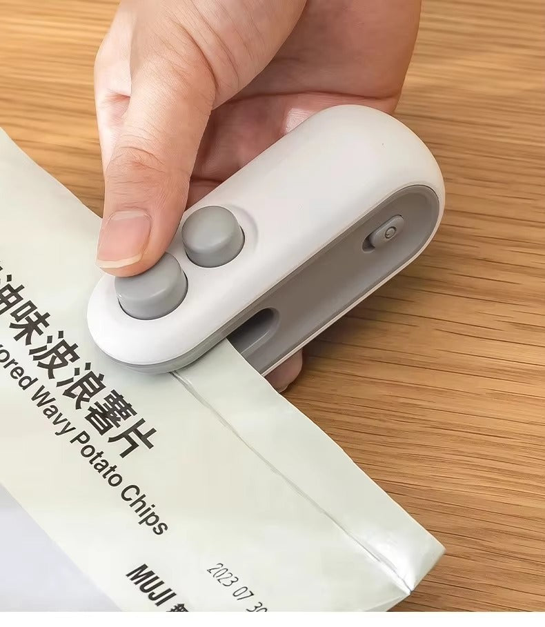 Mini Bag Sealer USB Rechargeable Chip Bag Sealer Heat Seal Tool Portable Handheld Vacuum Food Sealer